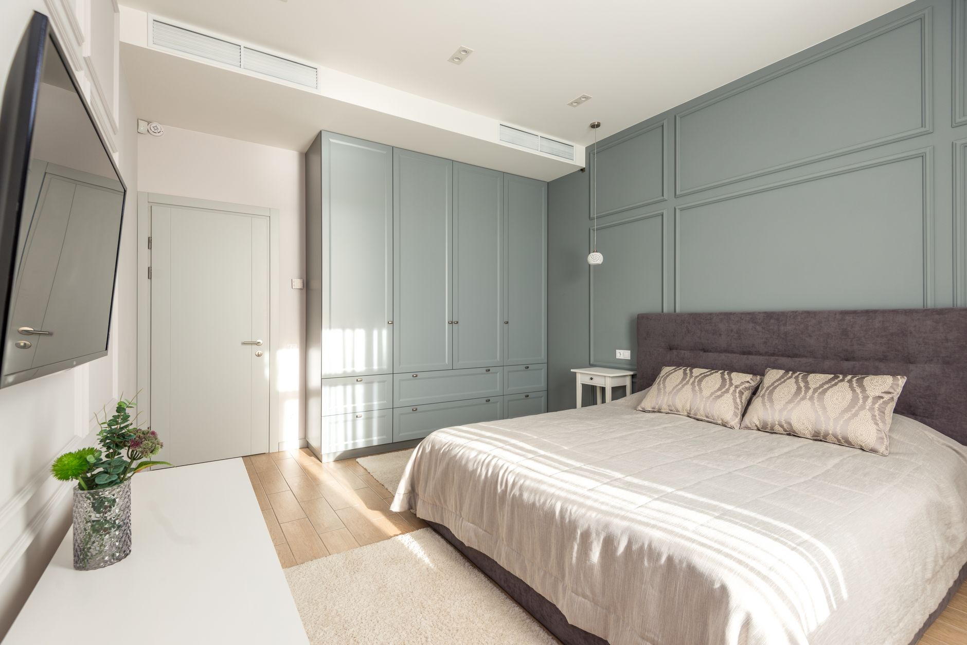 Bedroom Panelling Enhances Comfort and Style with a Unique Design
