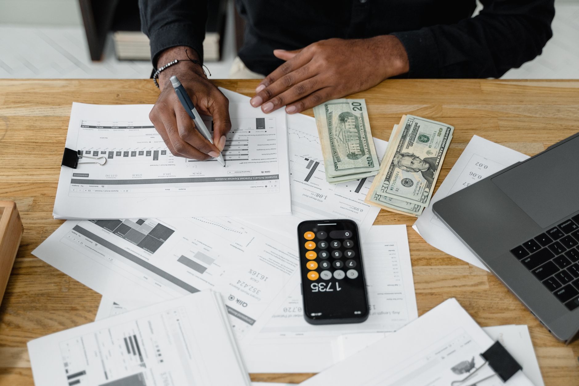 Greening Your Portfolio: Brett Hartvigson's Insights on Eco-Investing with Financial Advisors