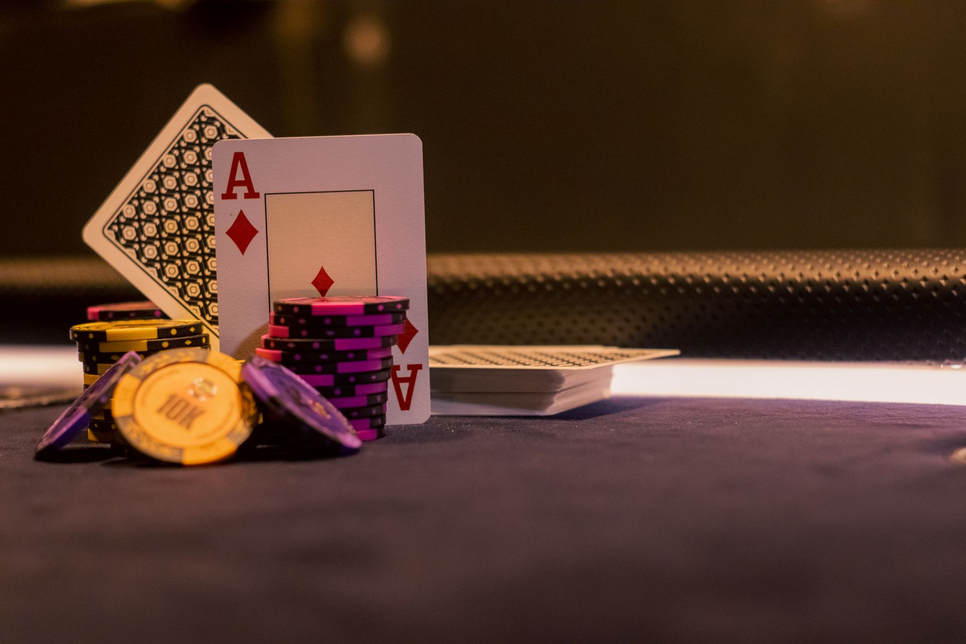 How to Read Your Opponents in Blackjack Like a Pro